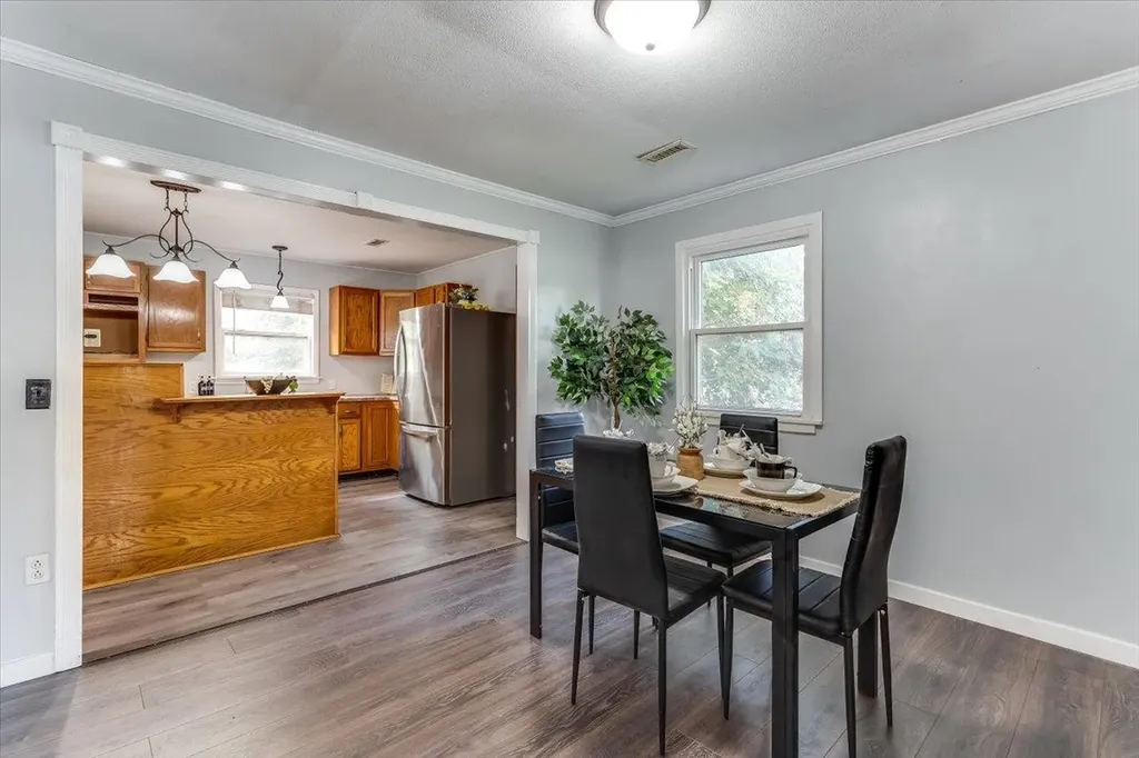 417 W Hollywood Drive Wichita KS 67217
