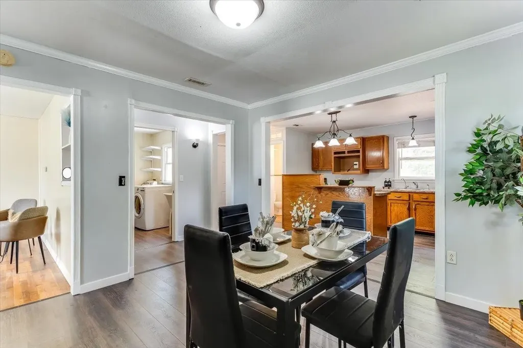 417 W Hollywood Drive Wichita KS 67217