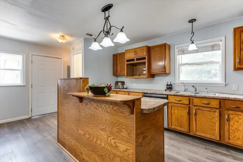 417 W Hollywood Drive Wichita KS 67217