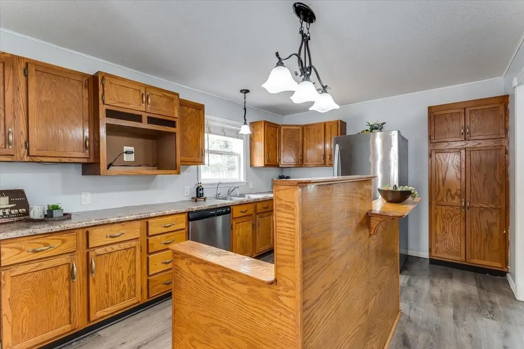 417 W Hollywood Drive Wichita KS 67217