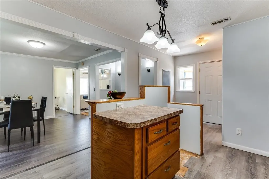 417 W Hollywood Drive Wichita KS 67217