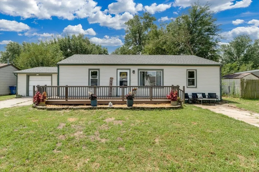 417 W Hollywood Drive Wichita KS 67217
