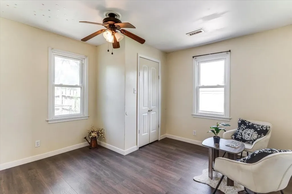 417 W Hollywood Drive Wichita KS 67217
