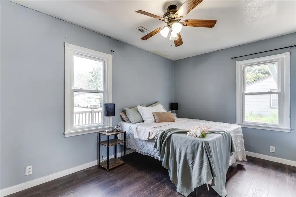 417 W Hollywood Drive Wichita KS 67217
