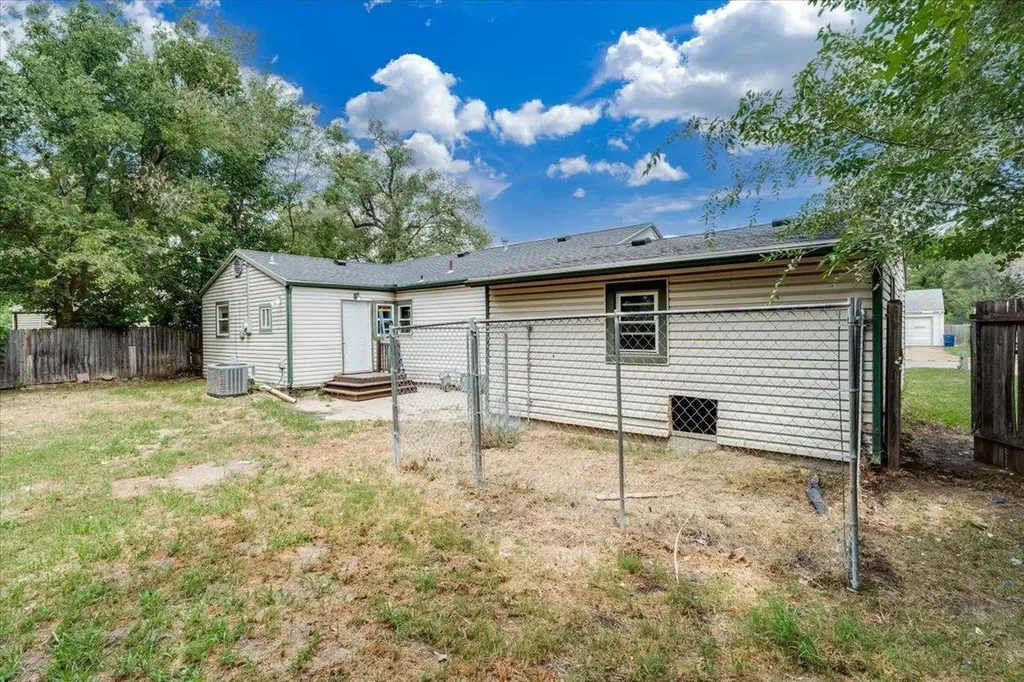 417 W Hollywood Drive Wichita KS 67217