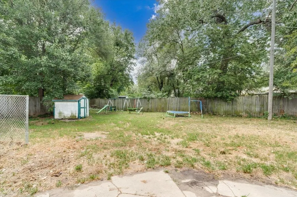 417 W Hollywood Drive Wichita KS 67217