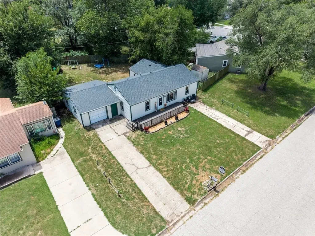 417 W Hollywood Drive Wichita KS 67217