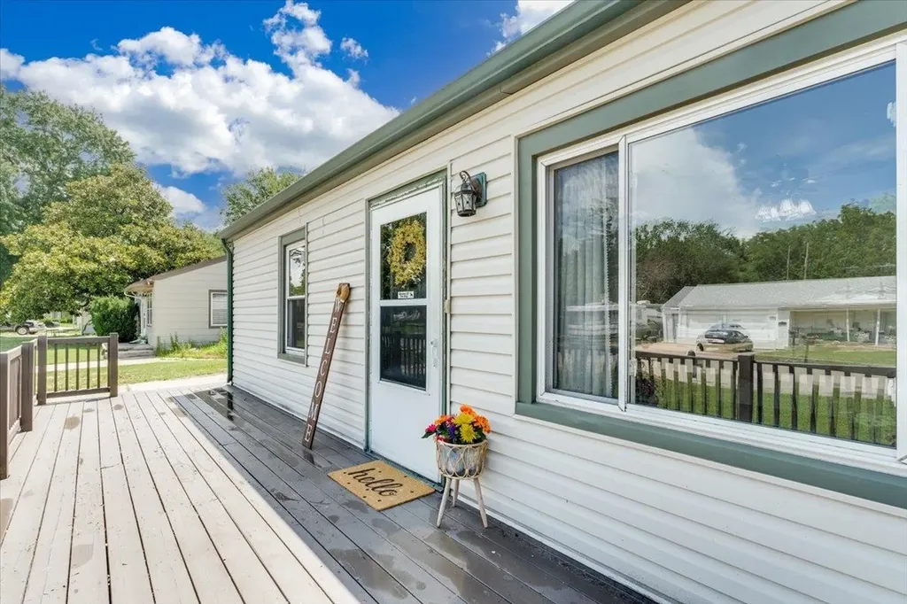 417 W Hollywood Drive Wichita KS 67217