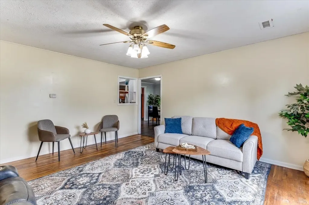 417 W Hollywood Drive Wichita KS 67217