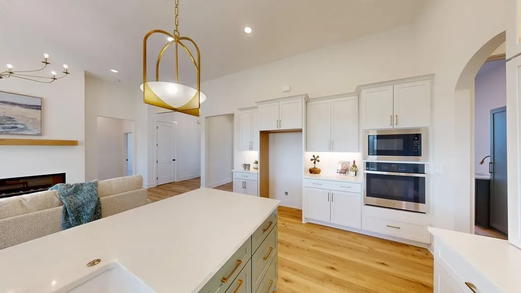 4622 W Emerald Bay Circle Wichita KS 67205