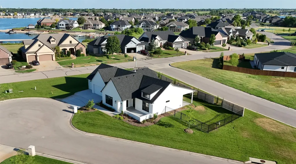 4622 W Emerald Bay Circle Wichita KS 67205