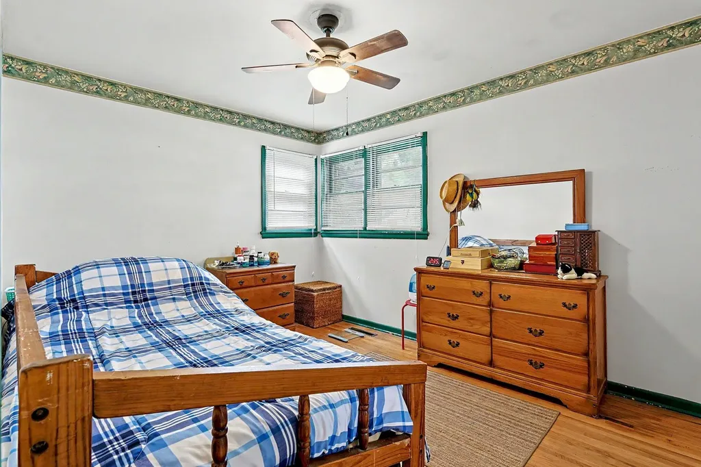 2858 S Laura Wichita KS 67216