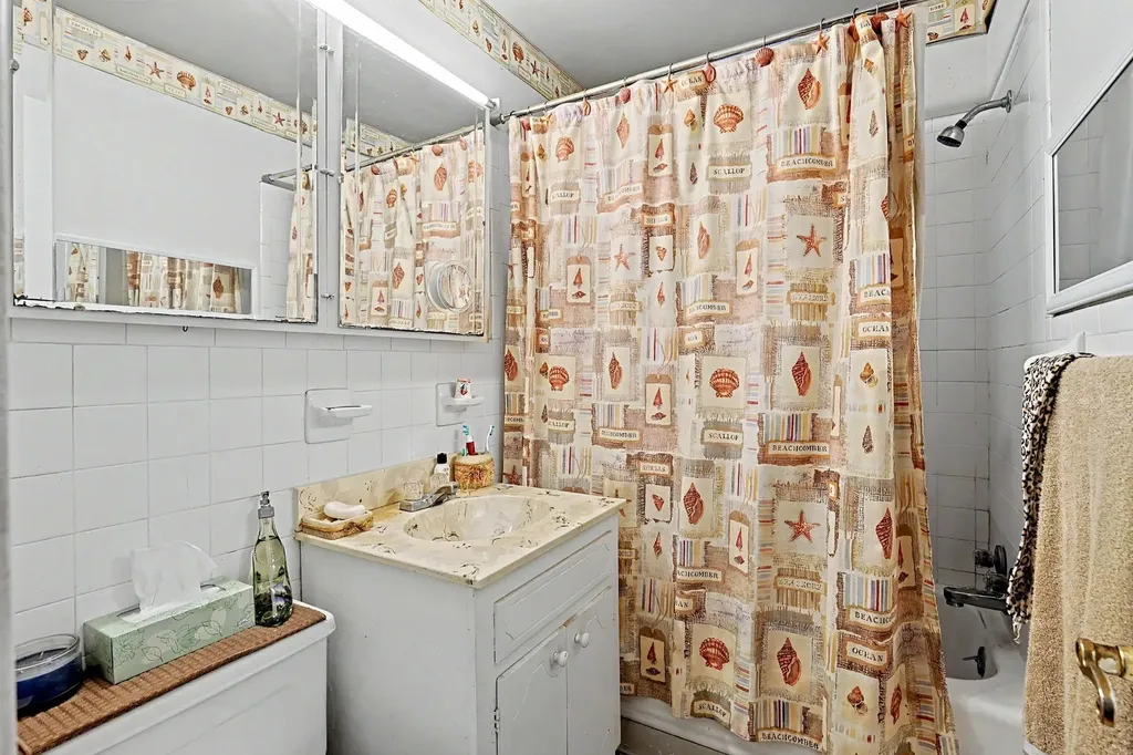 2858 S Laura Wichita KS 67216