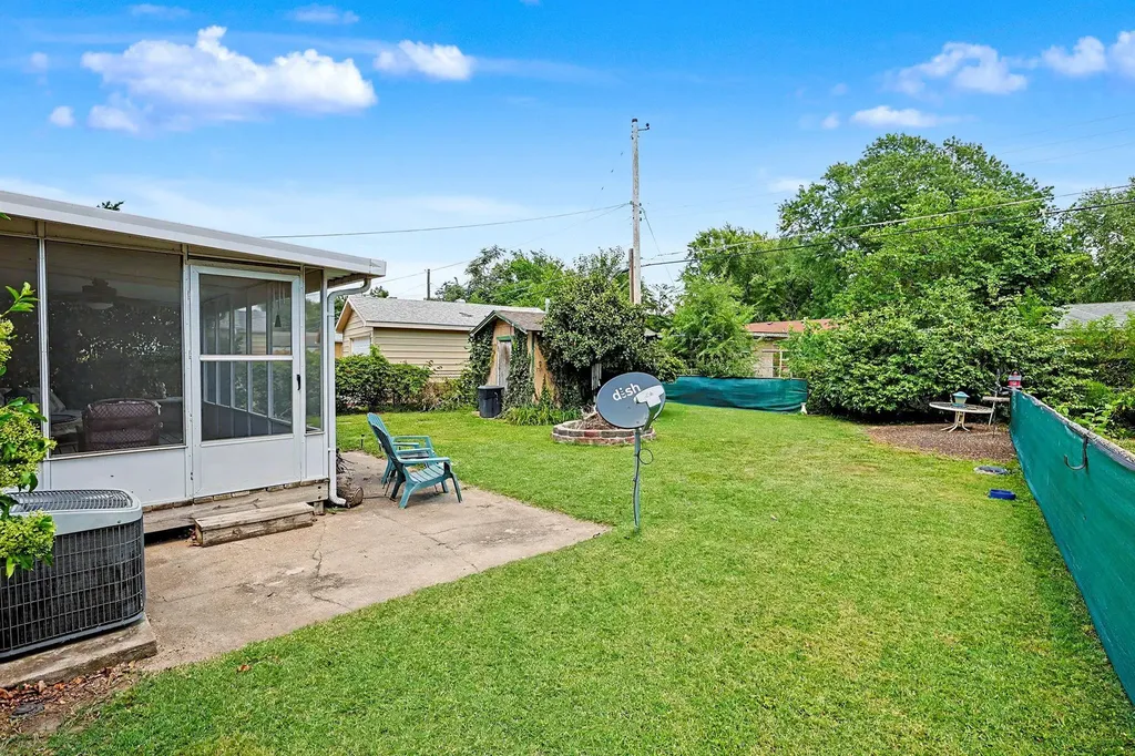 2858 S Laura Wichita KS 67216