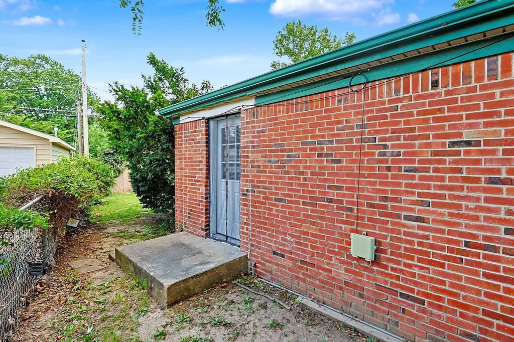 2858 S Laura Wichita KS 67216
