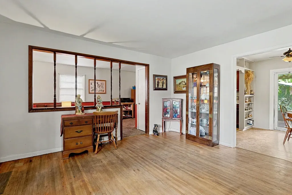 2858 S Laura Wichita KS 67216