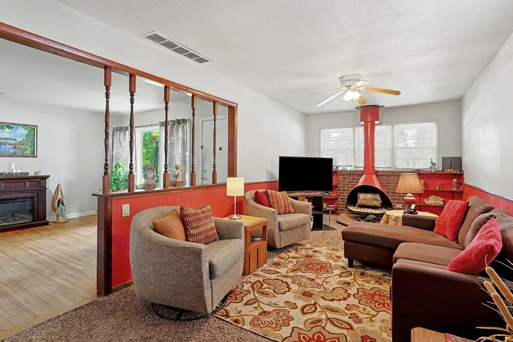 2858 S Laura Wichita KS 67216