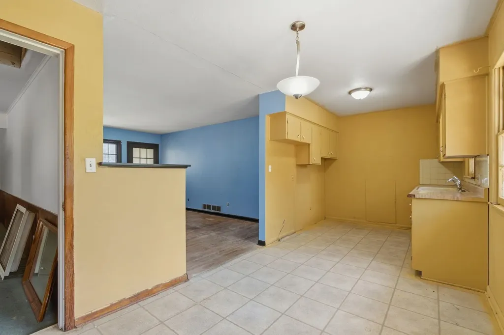 829 W Alexander Court Haysville KS 67060-1000