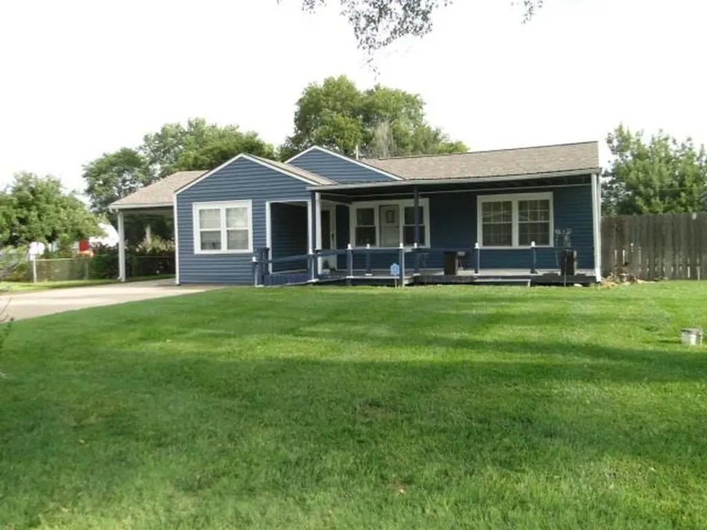 408 E Jones Street Maize KS 67101