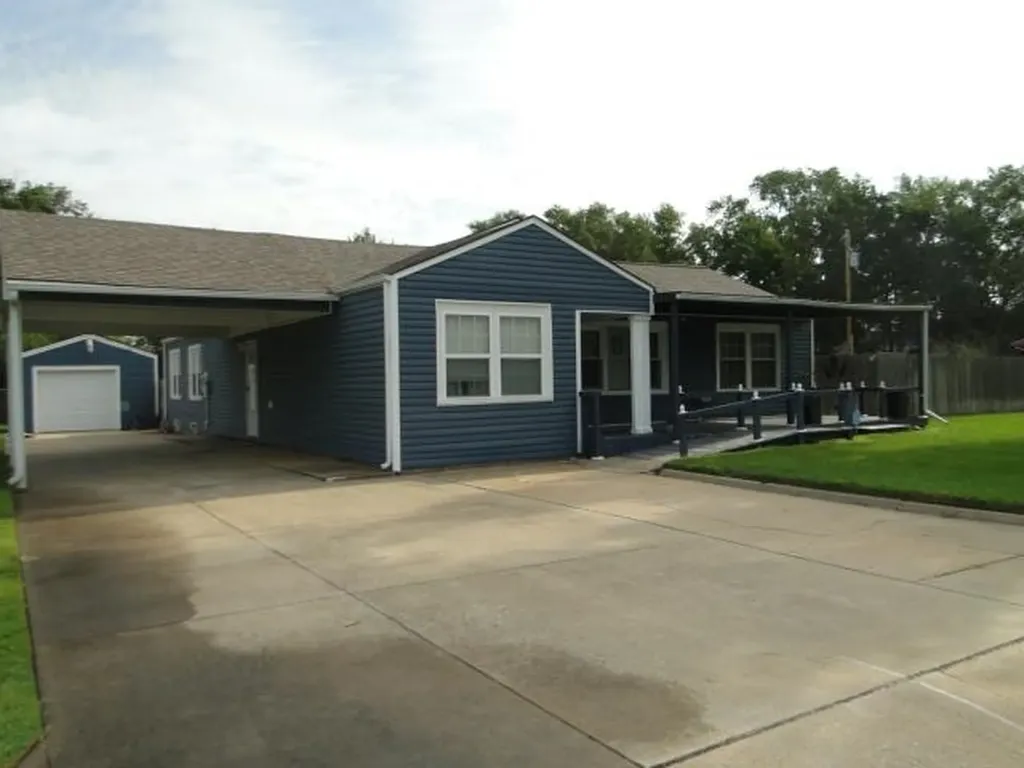 408 E Jones Street Maize KS 67101