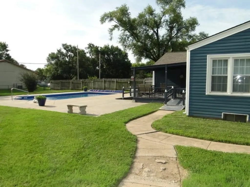 408 E Jones Street Maize KS 67101
