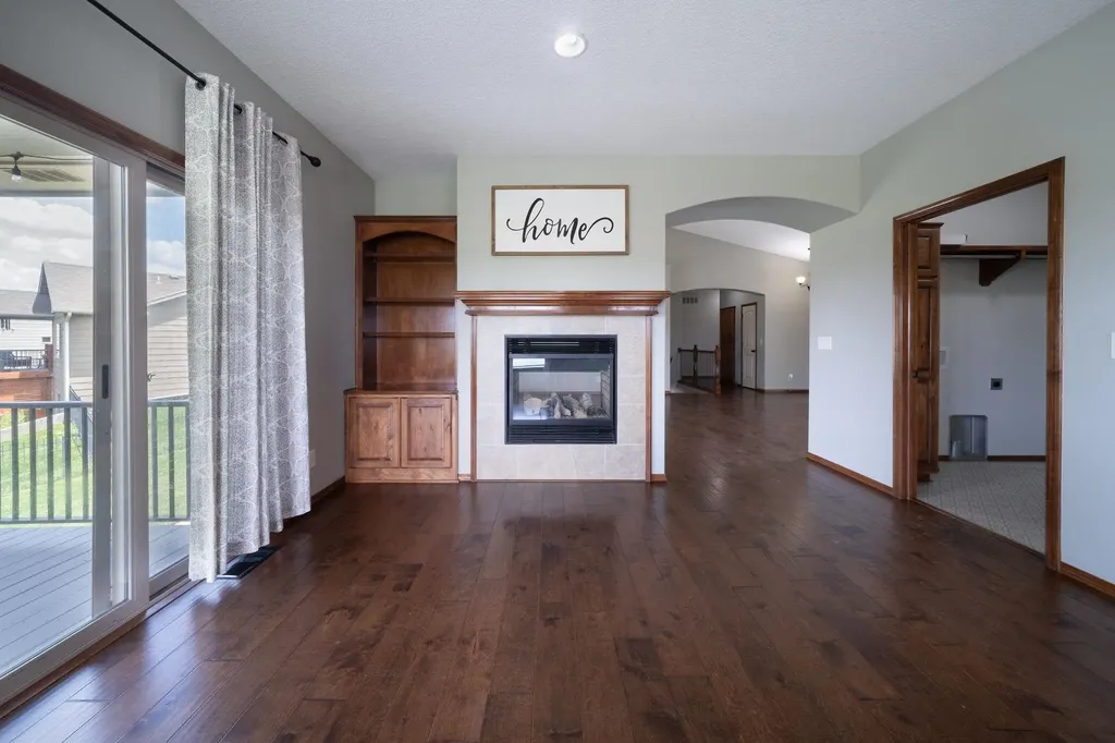 1245 N Countrywalk Street Rose Hill KS 67133