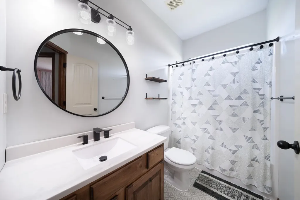 1245 N Countrywalk Street Rose Hill KS 67133