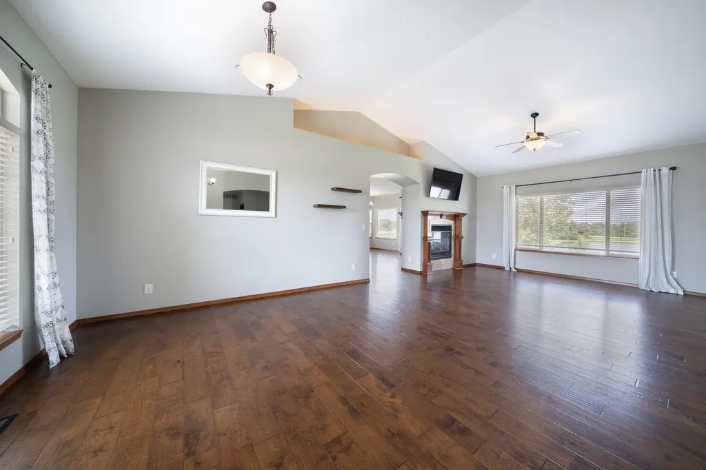 1245 N Countrywalk Street Rose Hill KS 67133