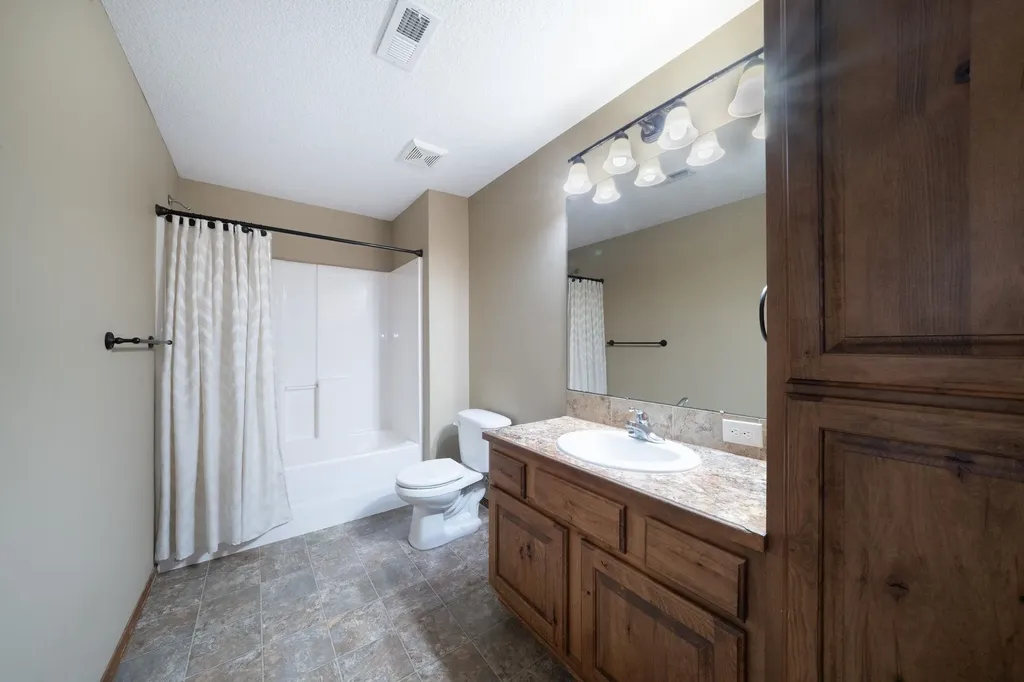 1245 N Countrywalk Street Rose Hill KS 67133