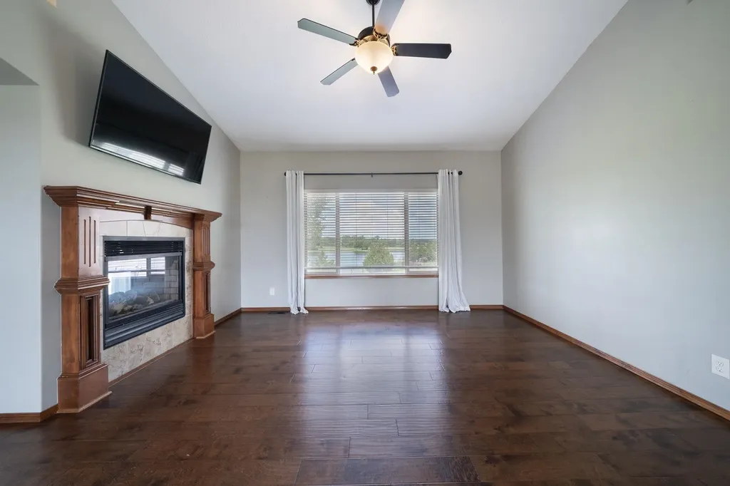 1245 N Countrywalk Street Rose Hill KS 67133