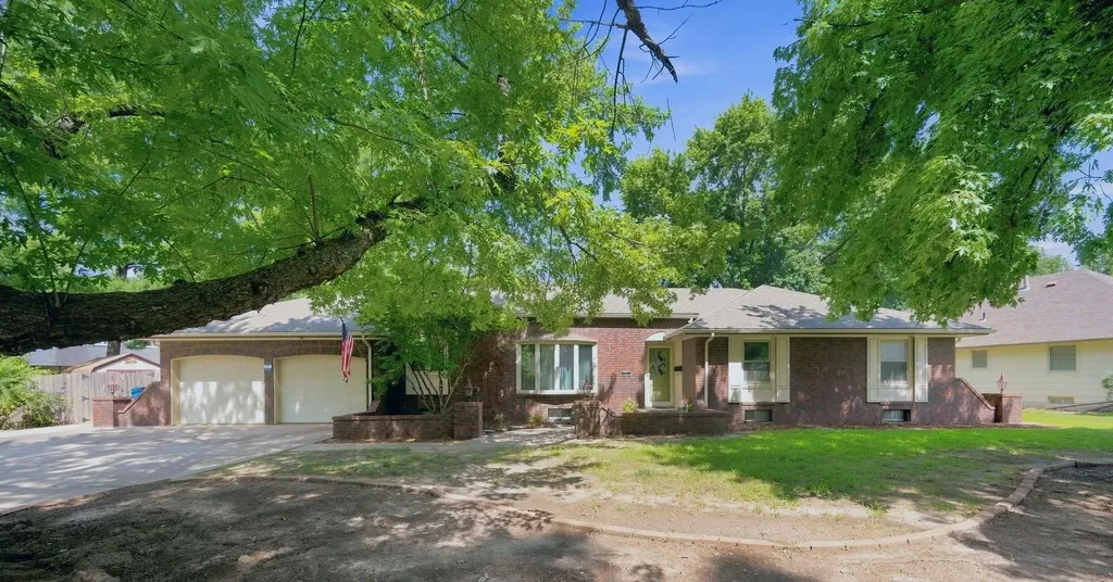 1135 N Patrick Henry Street Derby KS 67037
