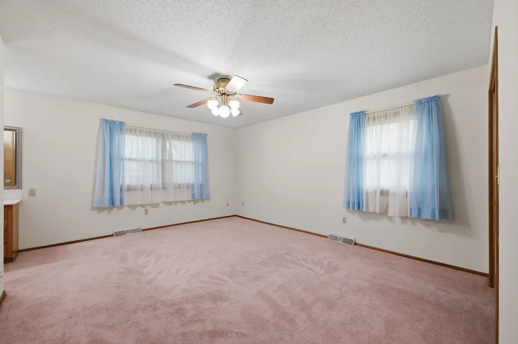 1135 N Patrick Henry Street Derby KS 67037