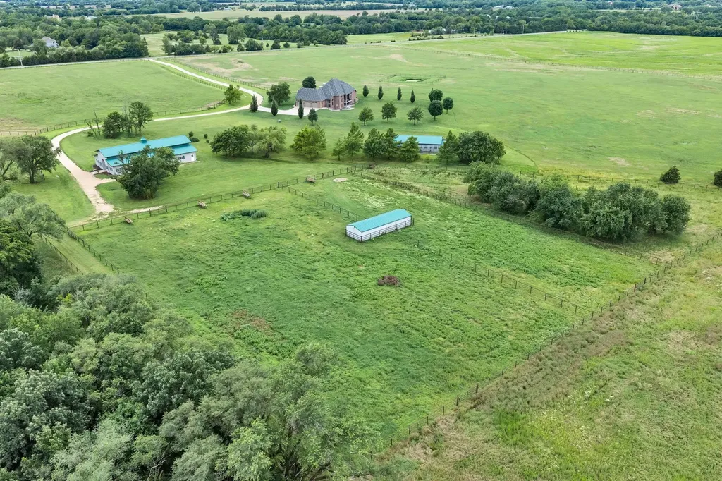 6122 E 85th Street N Valley Center KS 67147