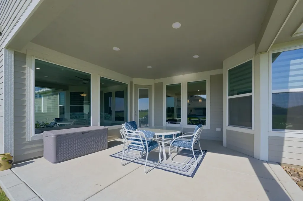 306 W Boxthorn Drive Andover KS 67002