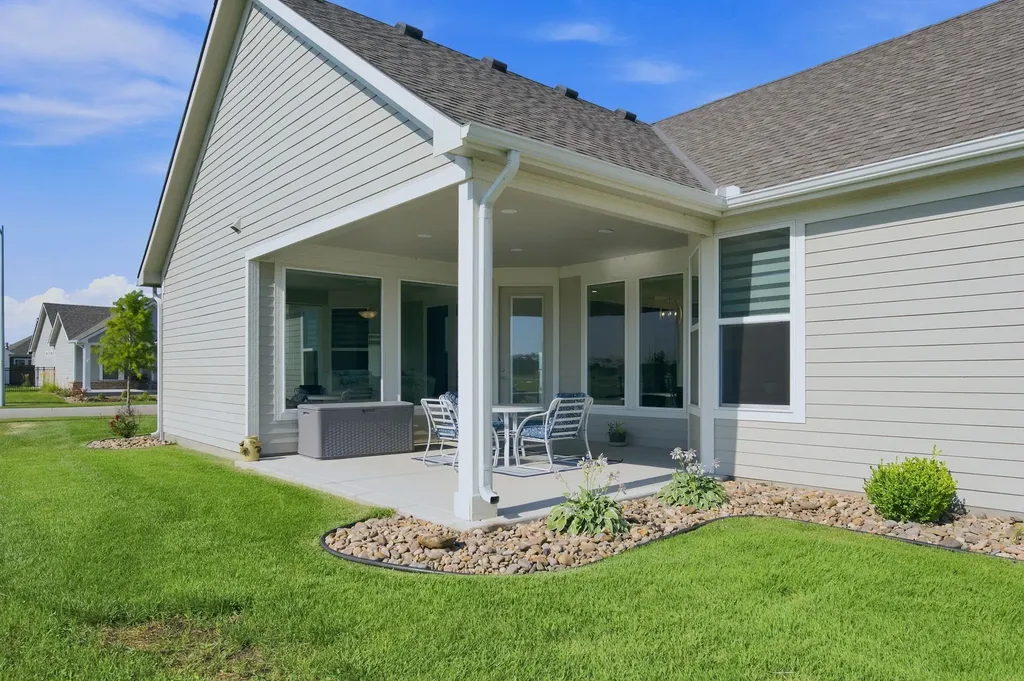 306 W Boxthorn Drive Andover KS 67002