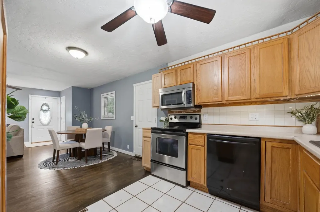 1430 N Prairie Lane Derby KS 67037