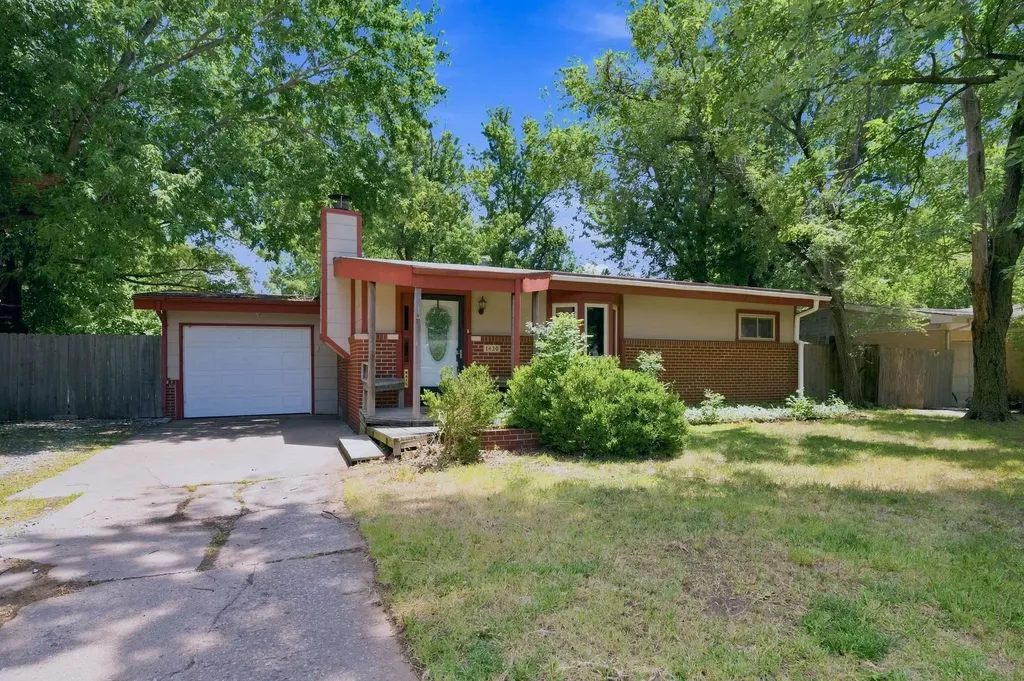 1430 N Prairie Lane Derby KS 67037