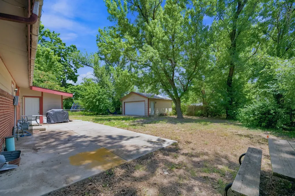 1430 N Prairie Lane Derby KS 67037