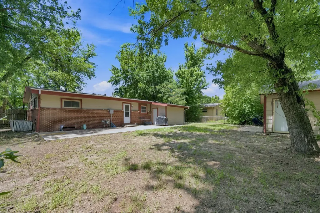 1430 N Prairie Lane Derby KS 67037