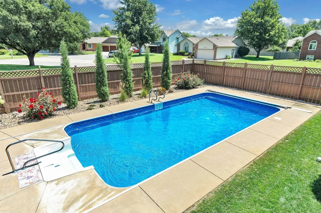 10602 W Meribeau Court Wichita KS 67212