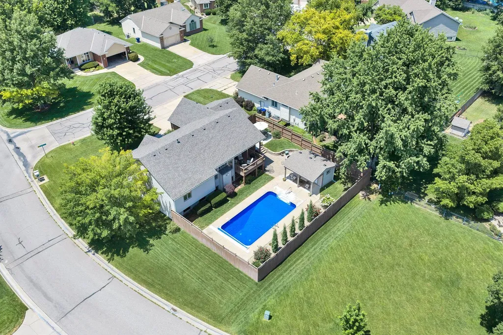 10602 W Meribeau Court Wichita KS 67212