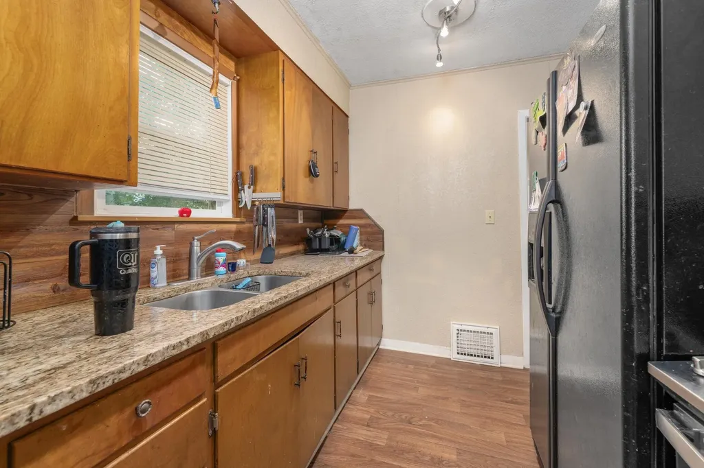 639 N Estelle Avenue Wichita KS 67214