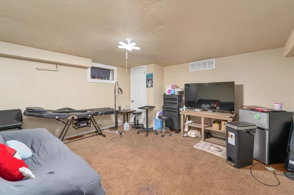639 N Estelle Avenue Wichita KS 67214