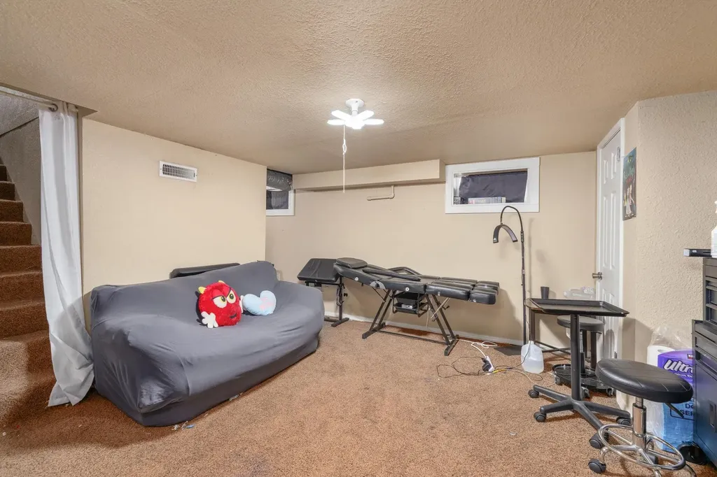 639 N Estelle Avenue Wichita KS 67214