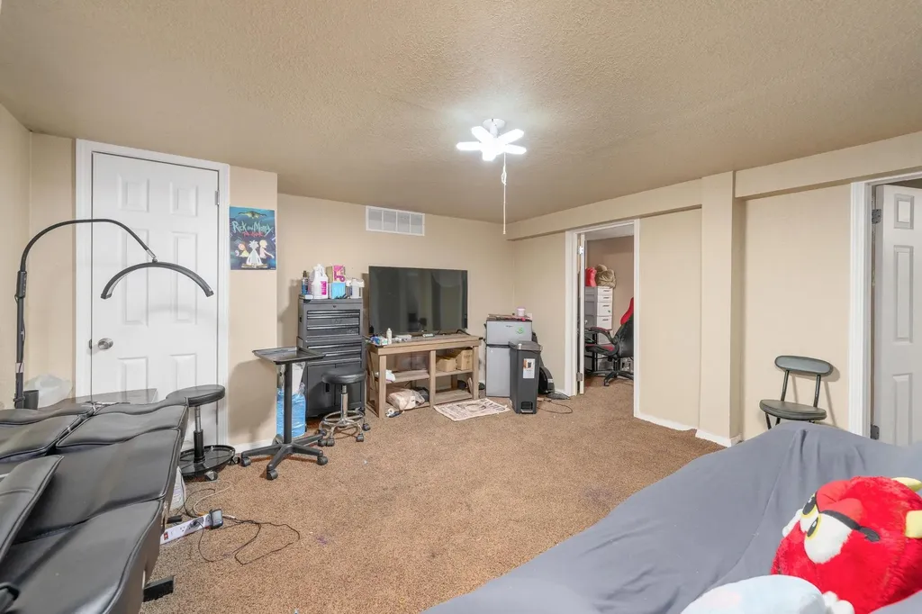 639 N Estelle Avenue Wichita KS 67214