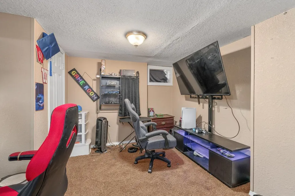 639 N Estelle Avenue Wichita KS 67214