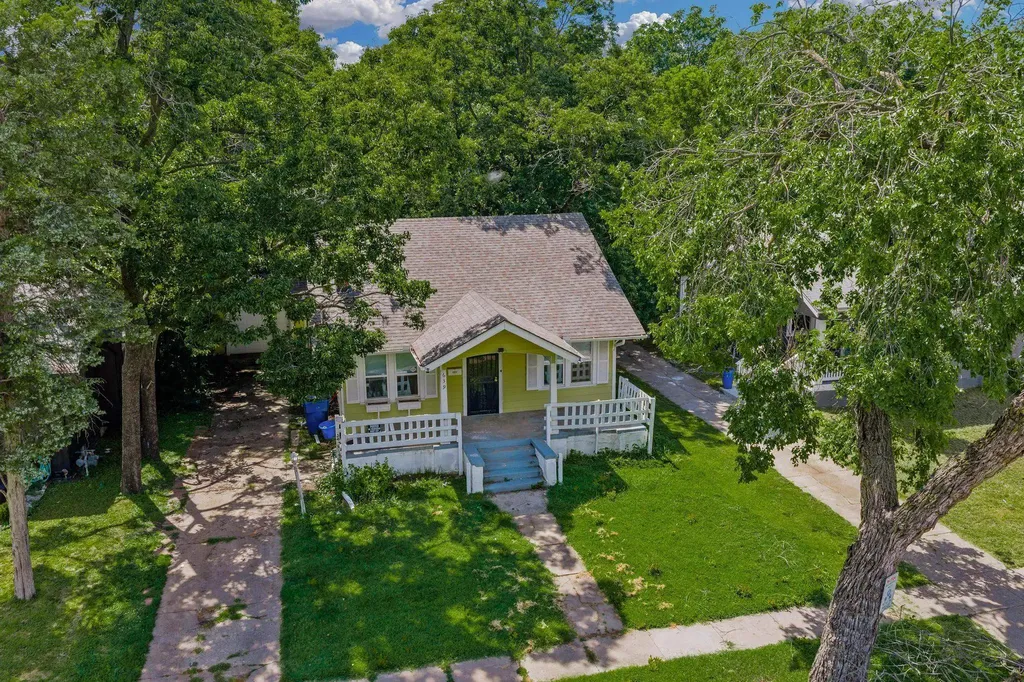 639 N Estelle Avenue Wichita KS 67214