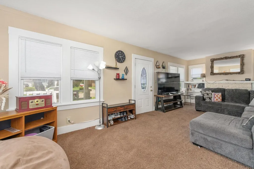 639 N Estelle Avenue Wichita KS 67214
