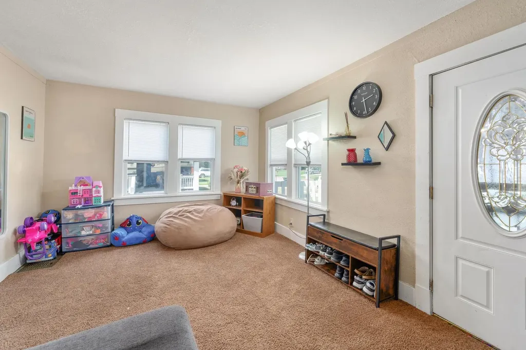 639 N Estelle Avenue Wichita KS 67214