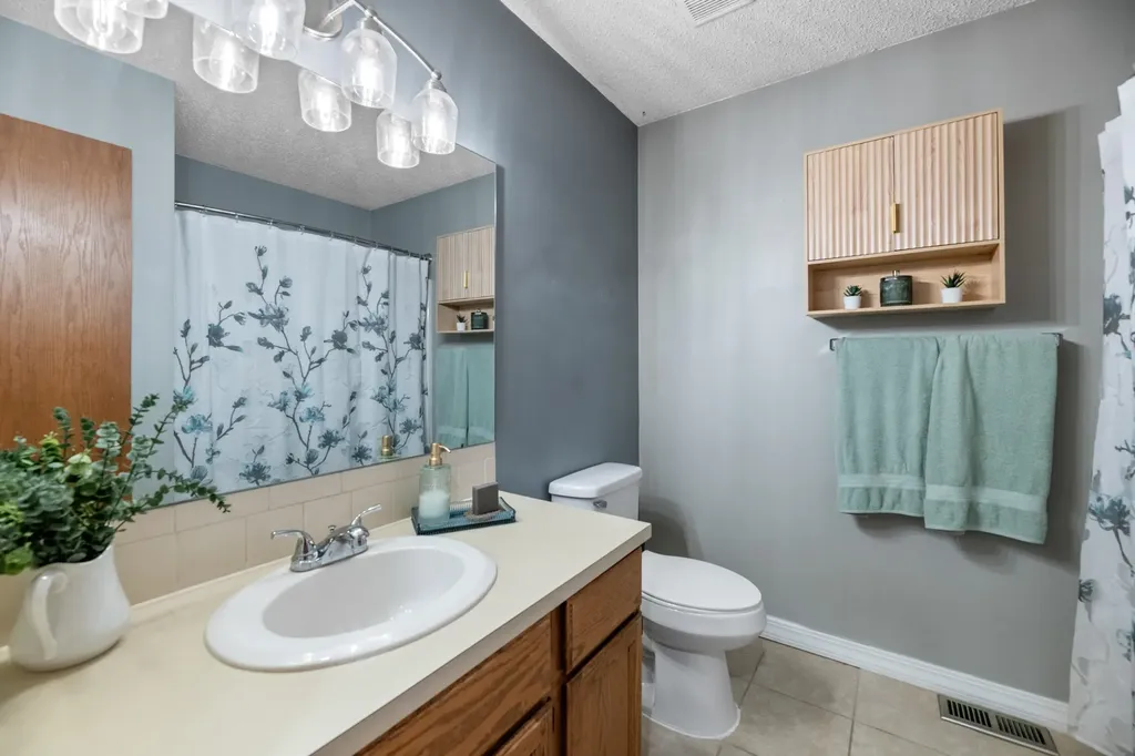 3729 S Arapaho Street Wichita KS 67215